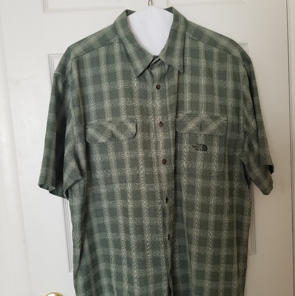 Men's The North Face shirt